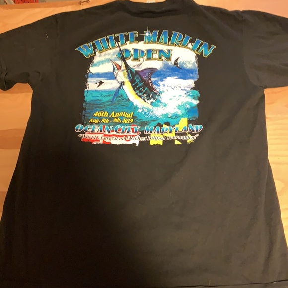 T-Shirt - Picture 2 of 2